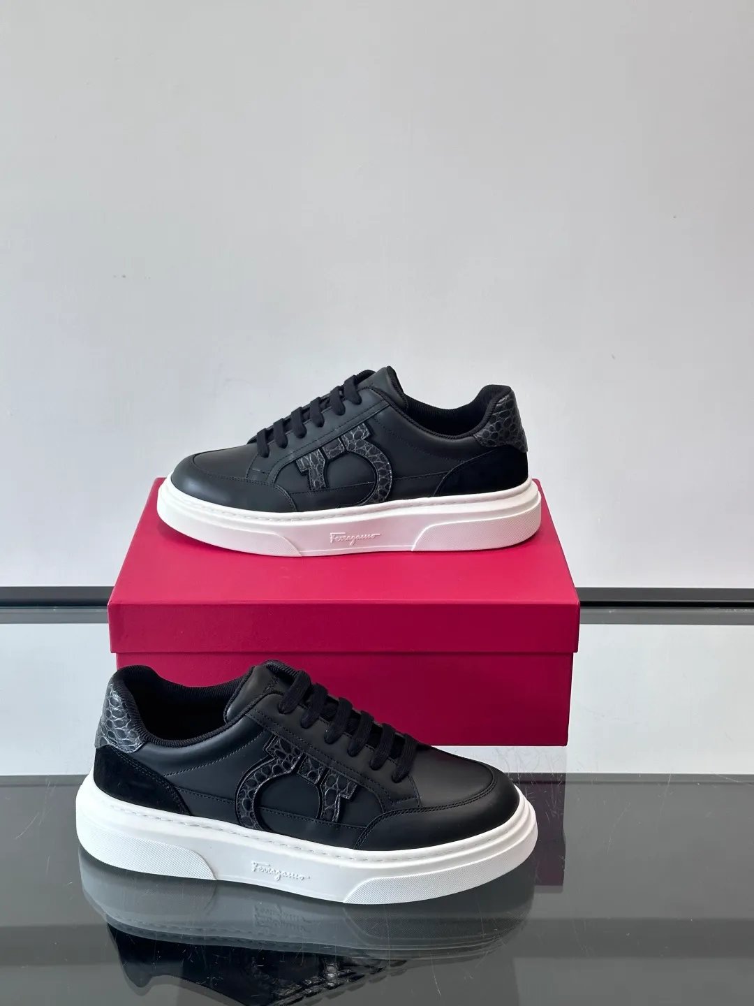 Men's men's shoes 💰440 [New style] 🏃‍♂️🏃‍♂️[Ferragamo] Ferragamo - High-end quality original order·Casual sports shoes -Upper: 🔝Nappa calfskin, suede calfskin, shoe body. Sewing brand totem, tongue air pressure brand logo -Inner: water-dyed cowhide -Outsole: ultra-light TPU foam rubber; molded outsole -Ultra-high quality control and fine workmanship: outstanding (high-end, extravagance, grade) -Size: 38-45 (46, can be customized)
